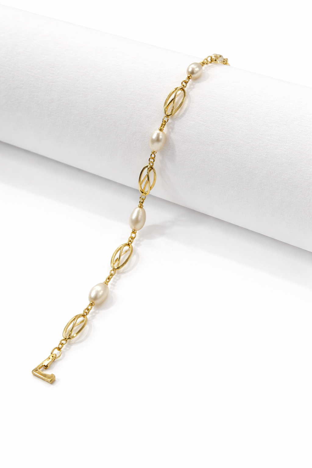 18K Gold Bracelet with Pearls