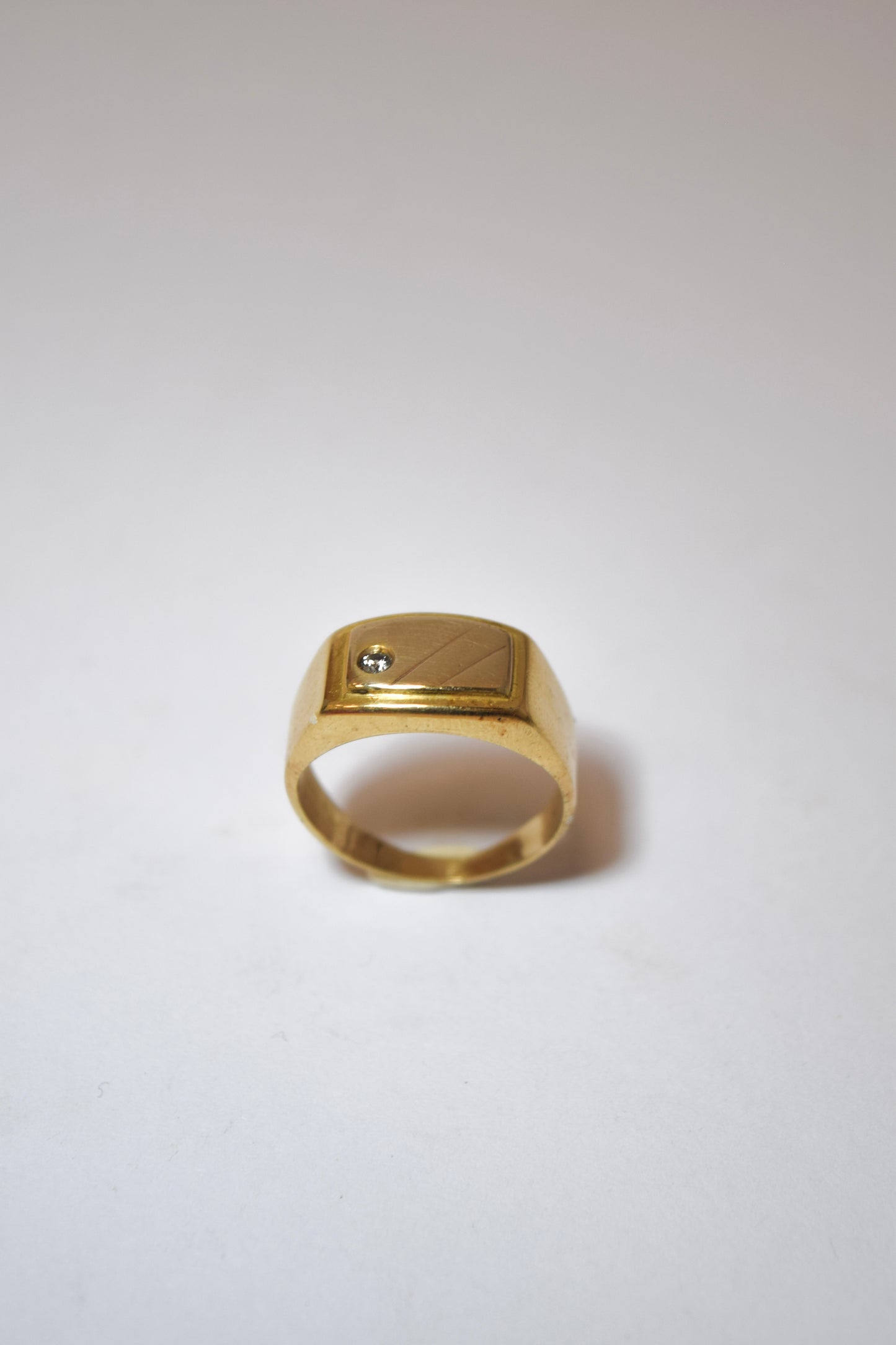 Ring with diamond