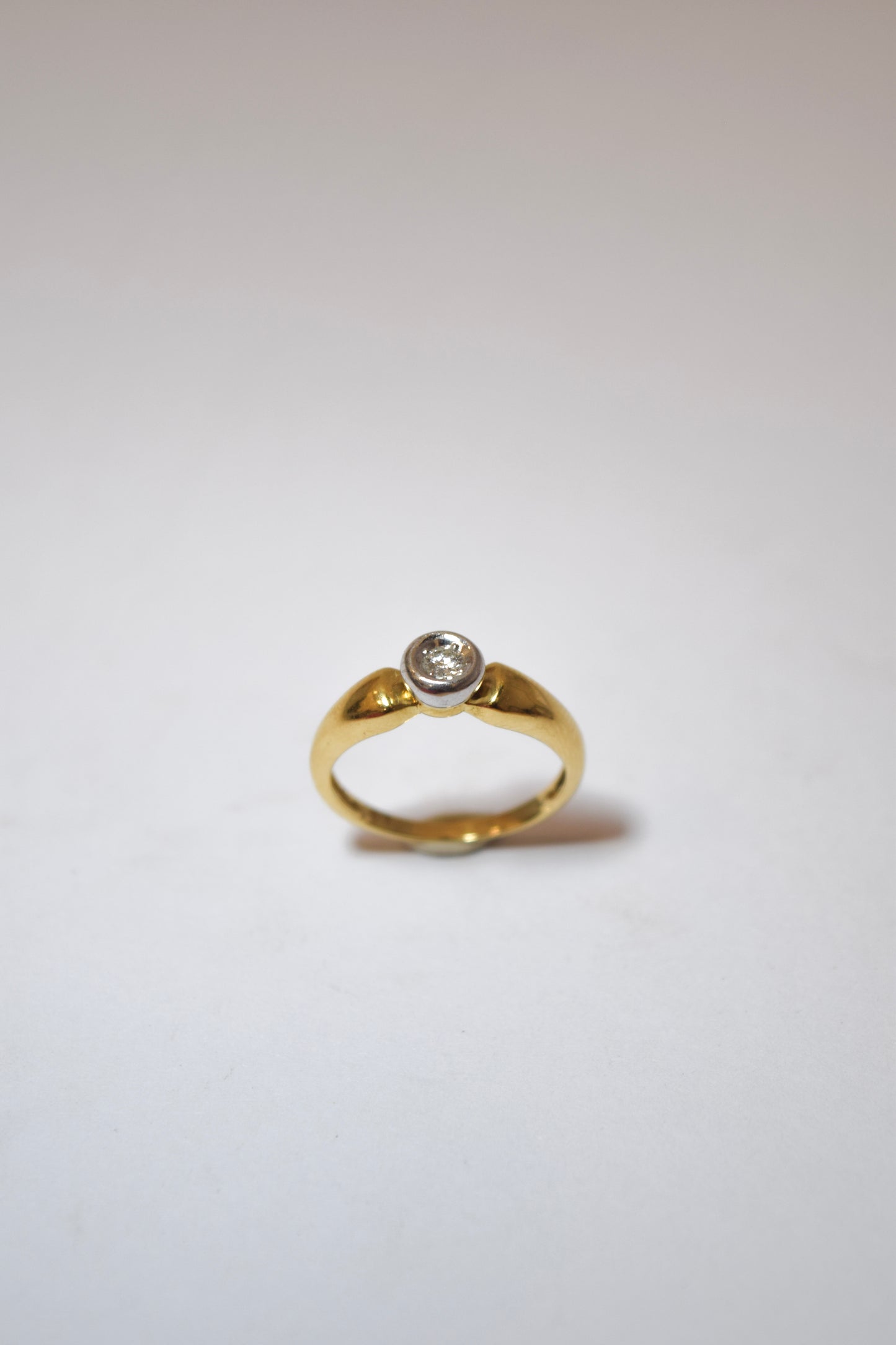 Ring with diamond