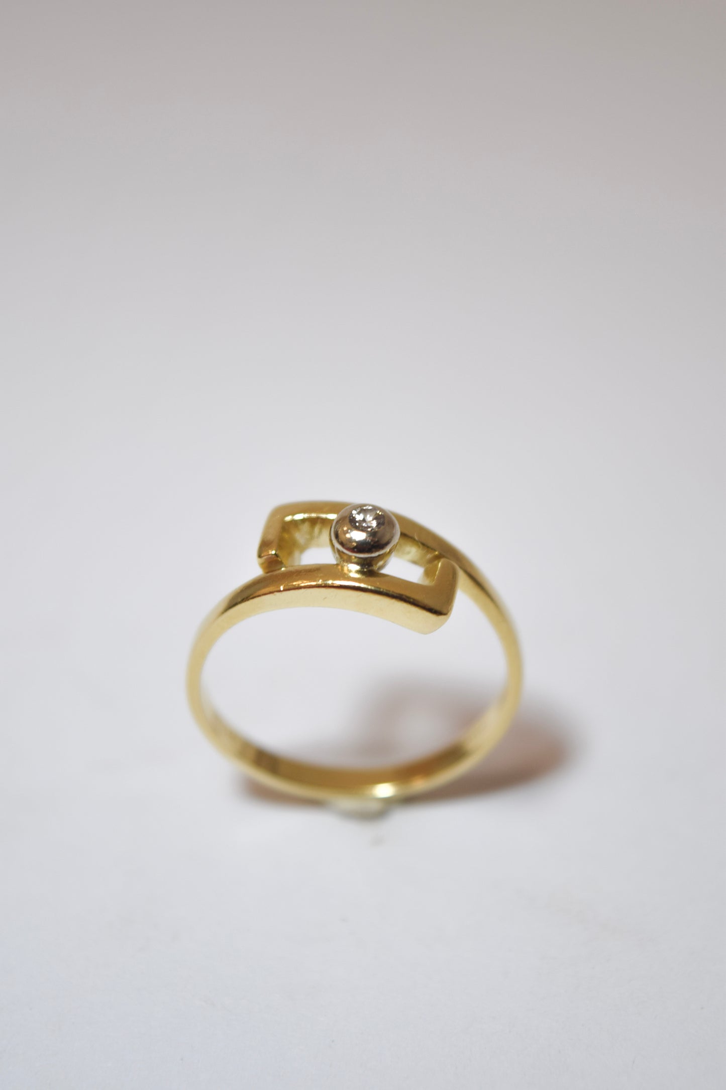Ring with diamond